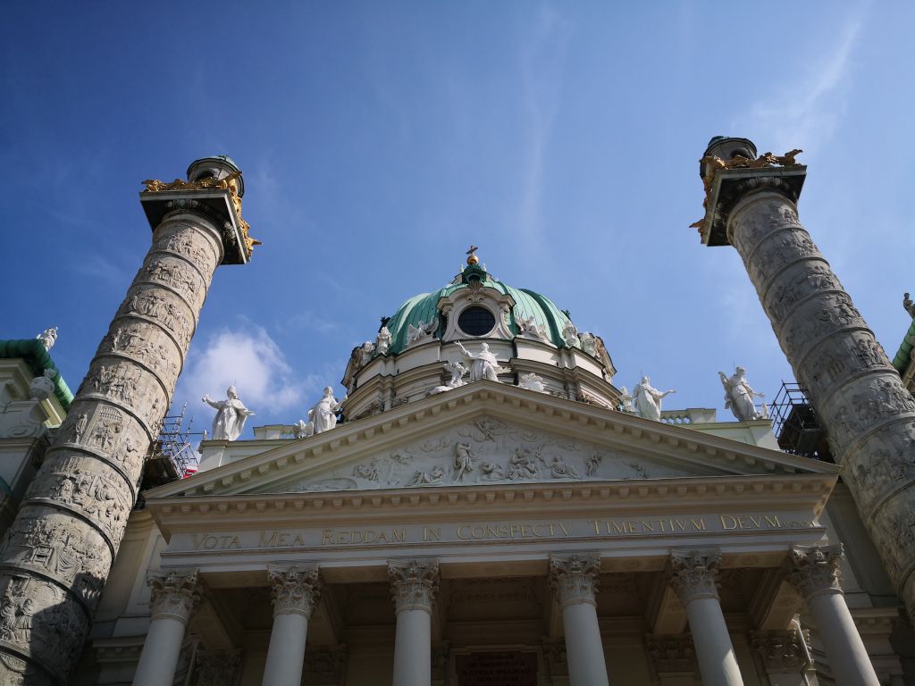 Karlskirche - columns