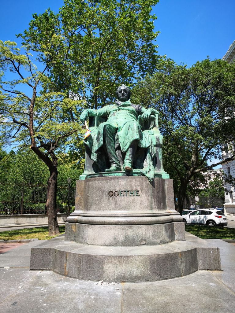 Goethe monument - Goethedenkmal