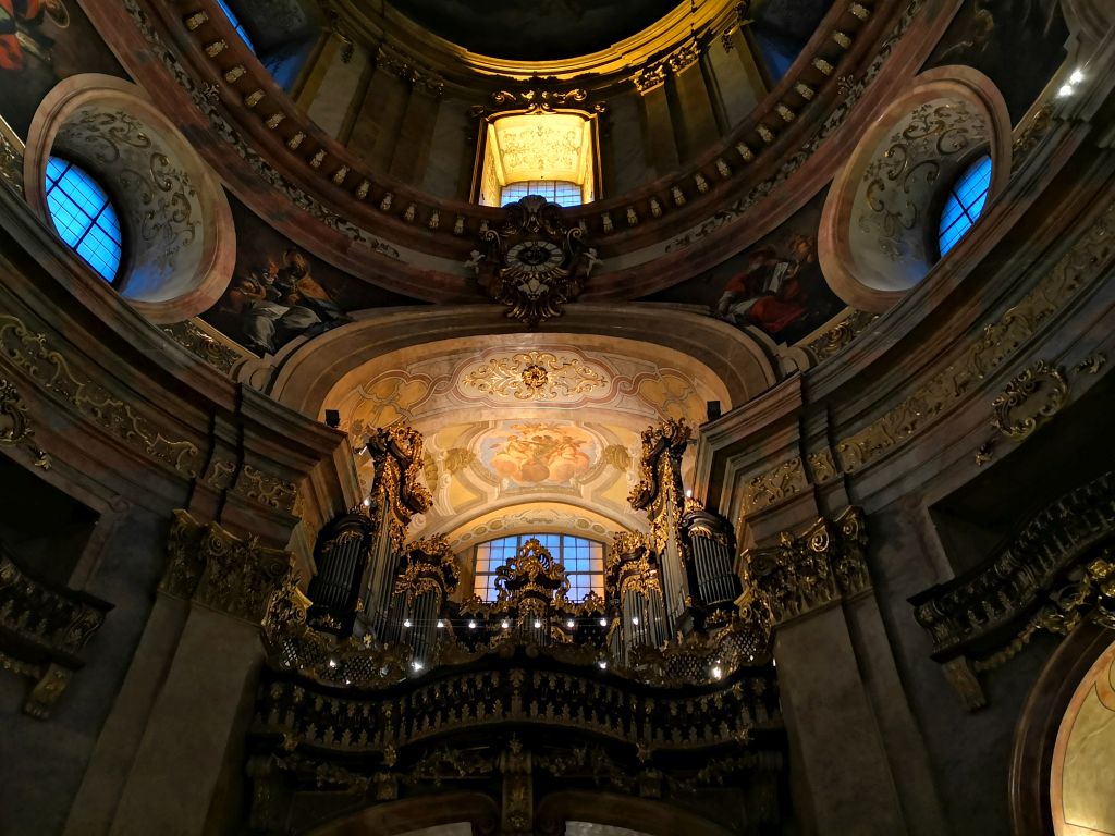 Peterskirche - St. Peter's Church in Vienna - organ gallery