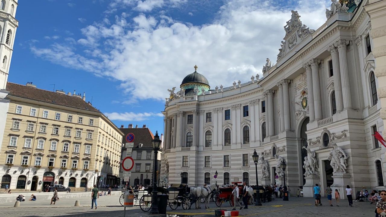 Vienna Super Saver City Walking Tour and Highlights Bike Tour
