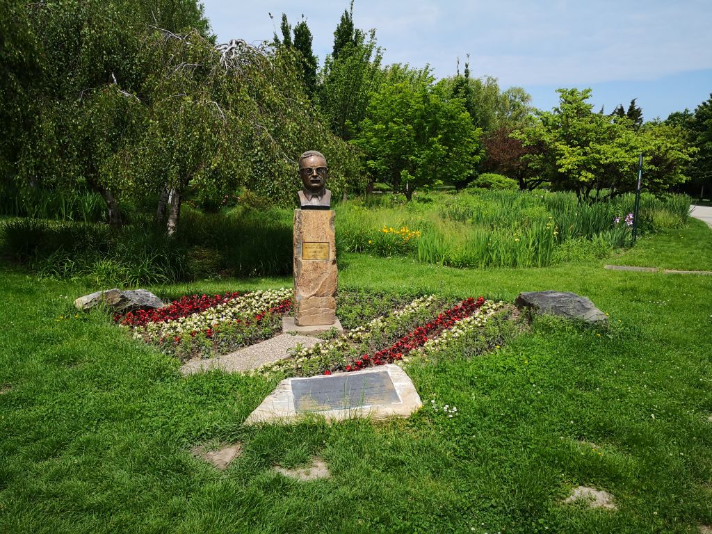 Donau Park - Salvador Allende memorial