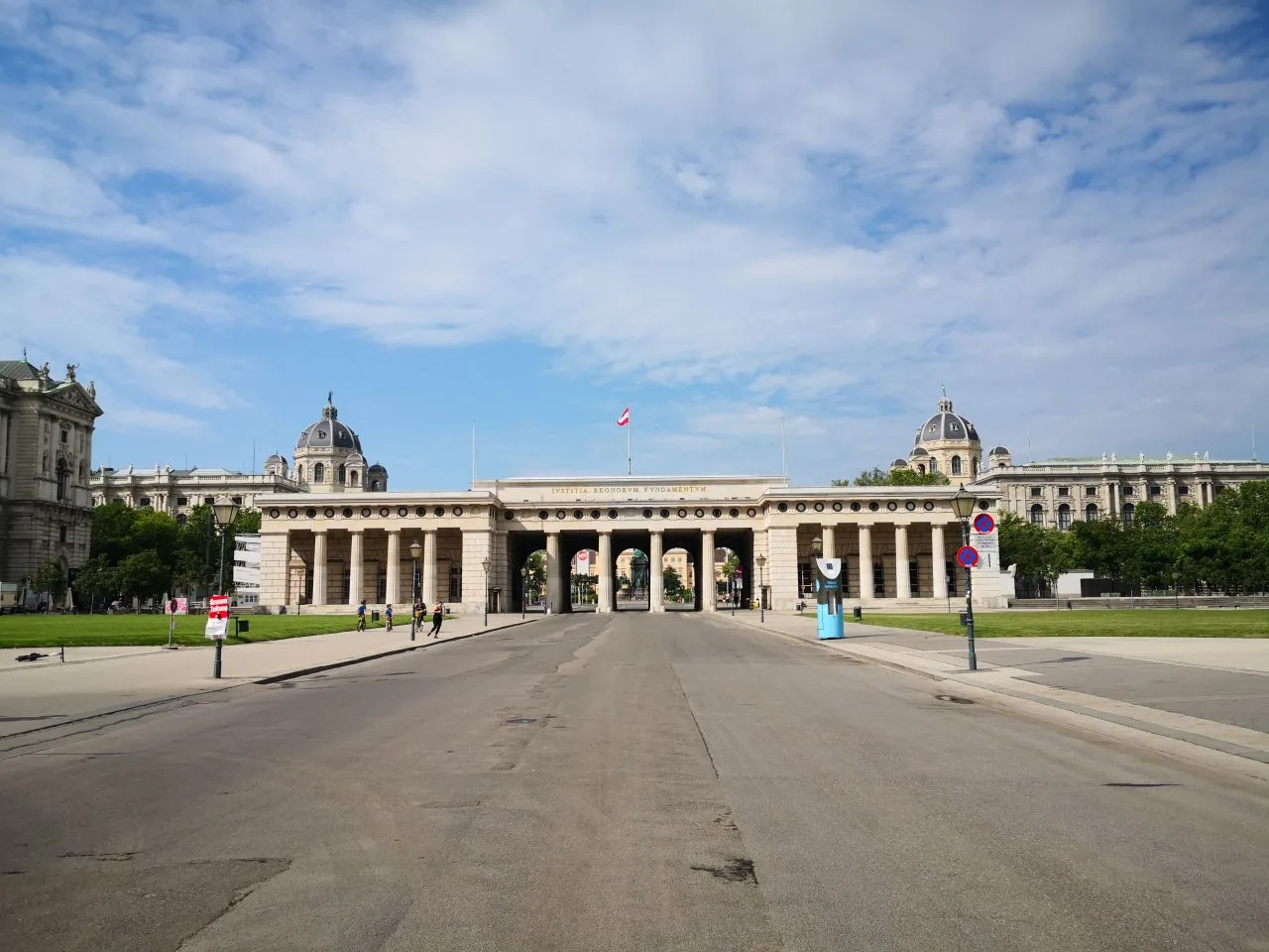 Burgtor, Vienna's triumphant gate