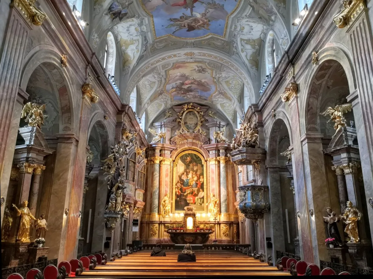 Discover the Hidden Gem: Annakirche in Vienna - A Guide to the City's Most Charming Church